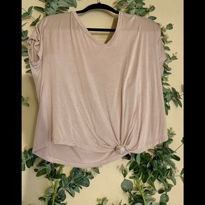 very light tee 🤍💗